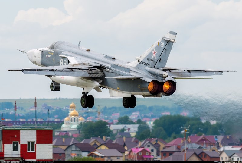 Самолет Су 24м