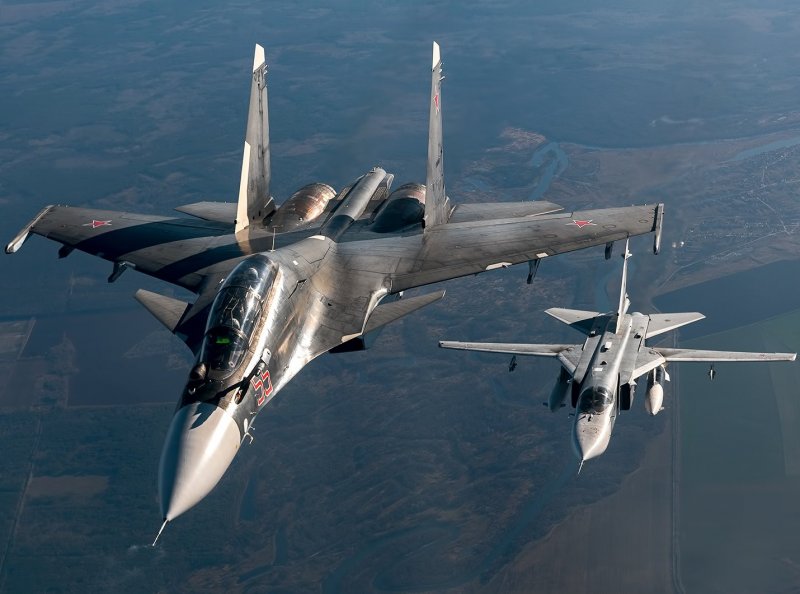 Истребитель Су-30см