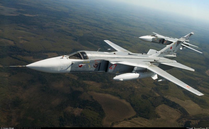 Су-24 сверхзвуковой самолёт