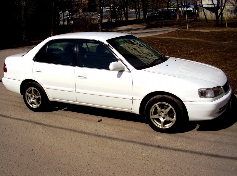 Toyota Corolla ae110 r 17