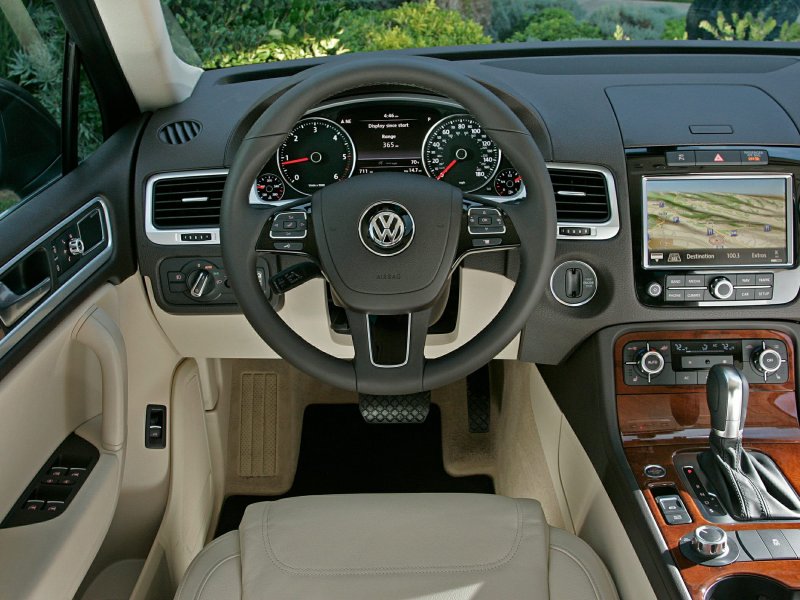 Volkswagen Touareg 2014 салон