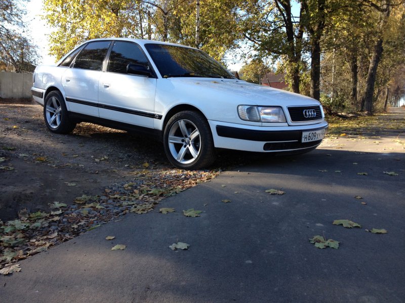Audi 100 c4 белая