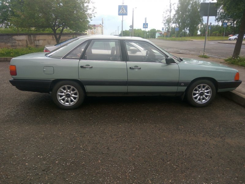 Ауди 100 с3 на 16 дисках