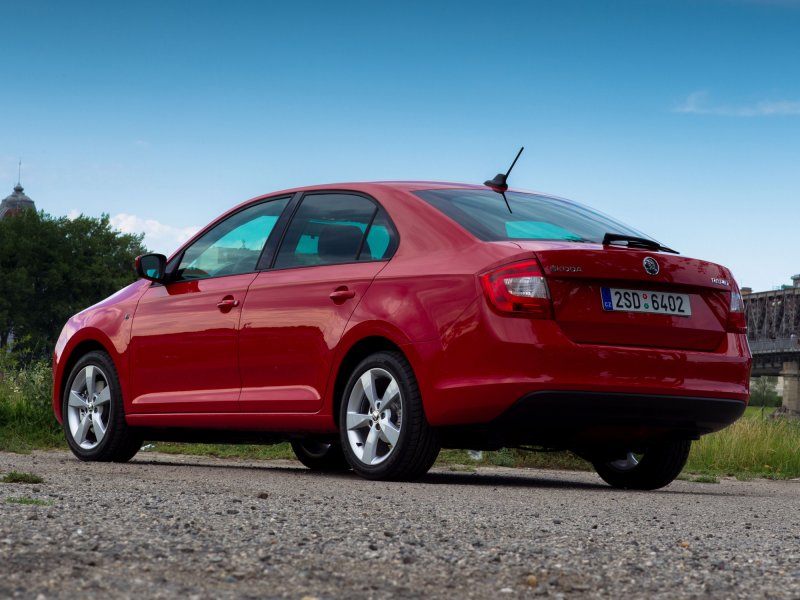 Škoda Rapid лифтбек