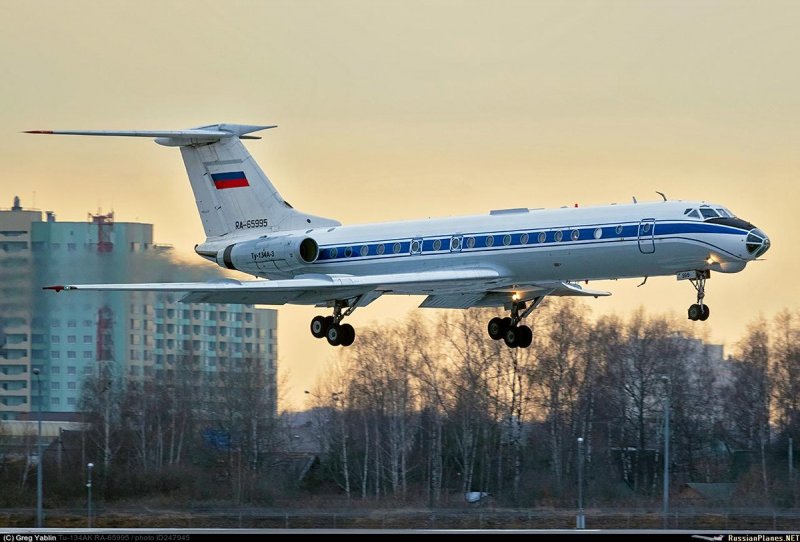 Самолет ту 134б