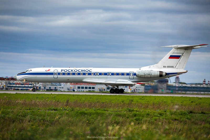 Ту-134 пассажирский самолёт