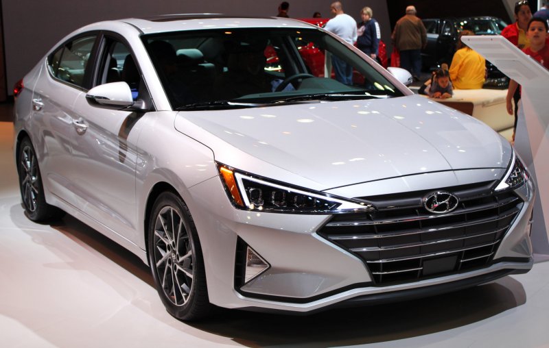 Hyundai Elantra новая
