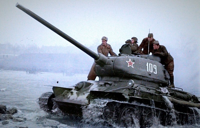 Танк т-34 1945