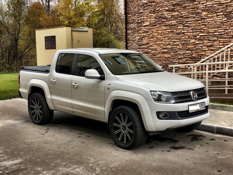 Фольксваген Амарок белый