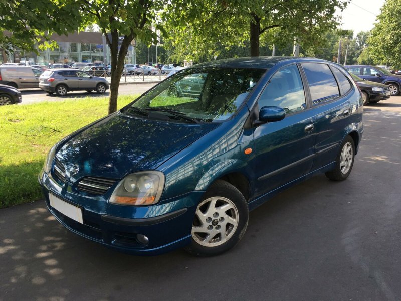 Nissan Almera Tino 1.8 МТ, 2001