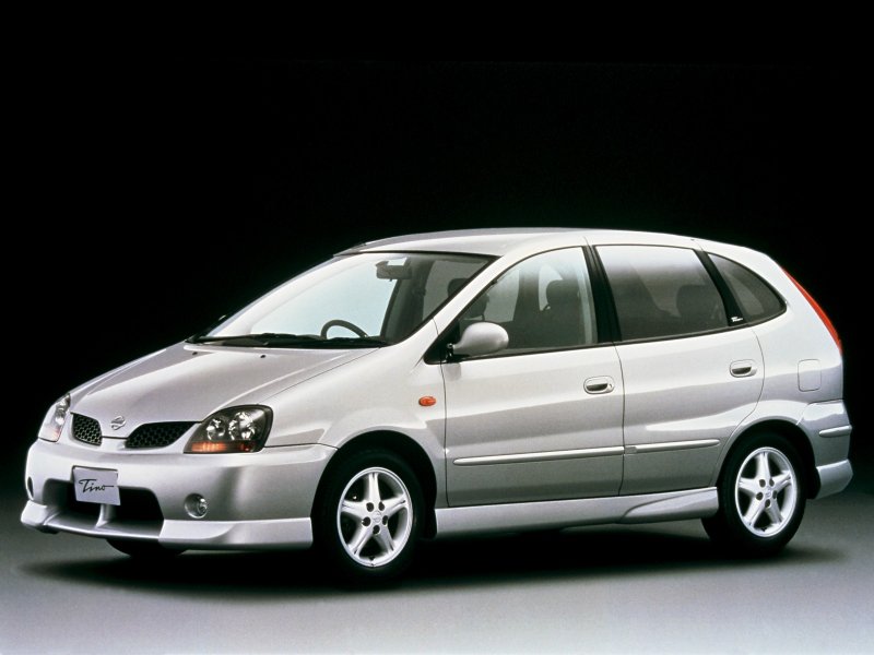 Nissan Almera Tino (v10)