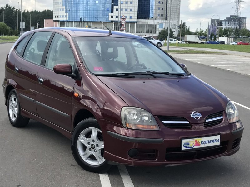Ниссан Тино 2002
