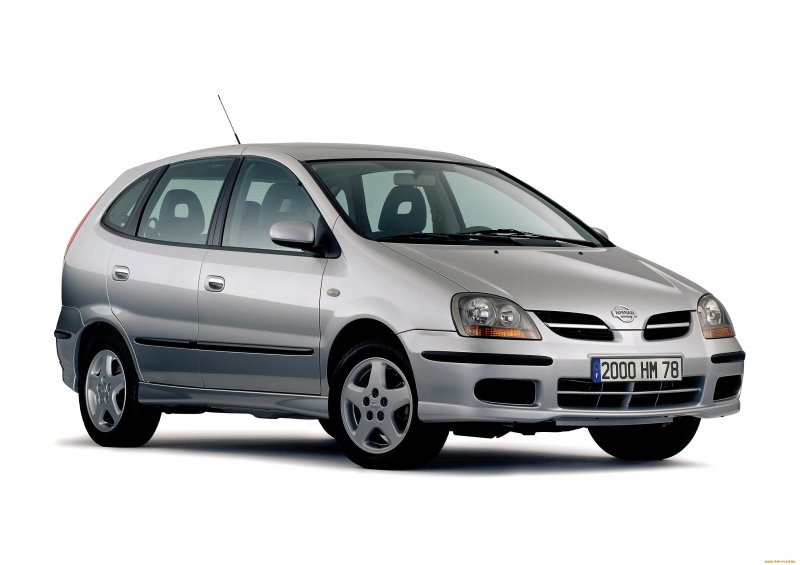Nissan Tino 2000