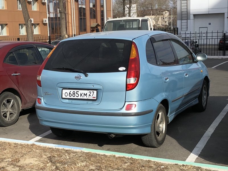 Ниссан Тино левый руль