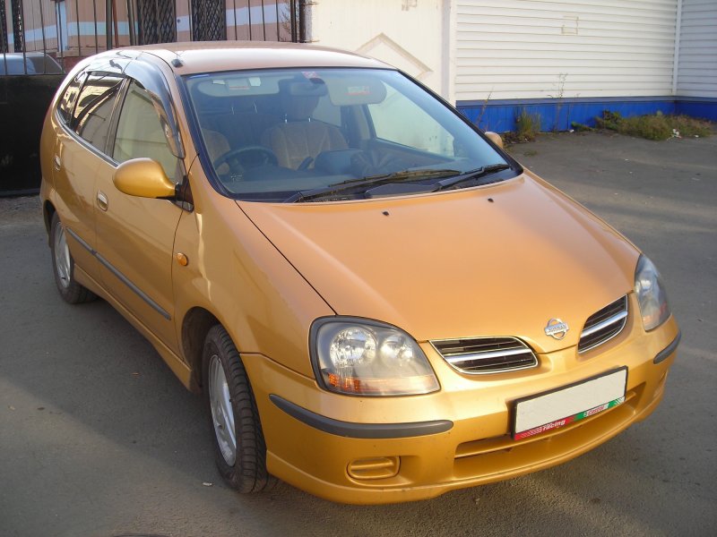 Ниссан Тино v10
