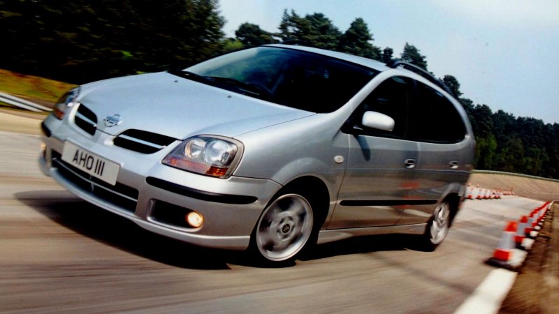 Nissan Tino 2000