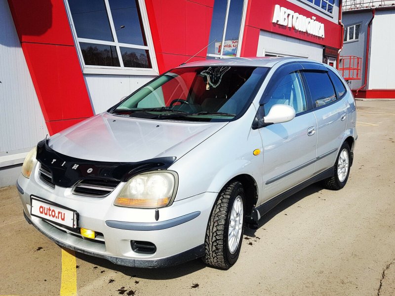 Nissan Tino 2003