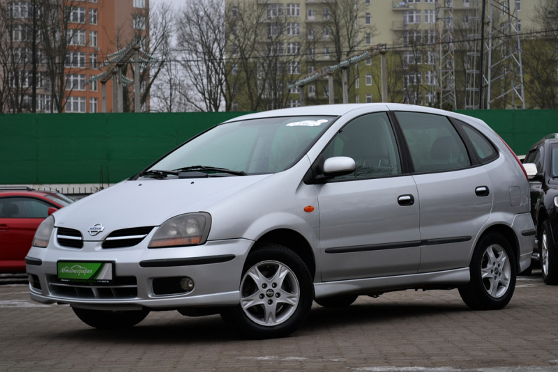 Nissan Almera Tino 1.8 МТ, 2001