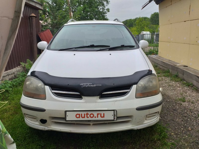 Nissan Tino v10