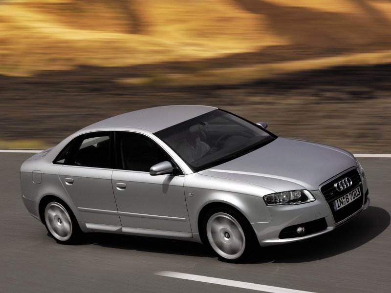 Audi a4 серебристый