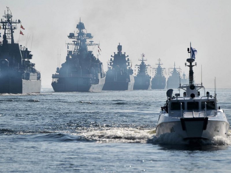 Сметливый сторожевой корабль в море