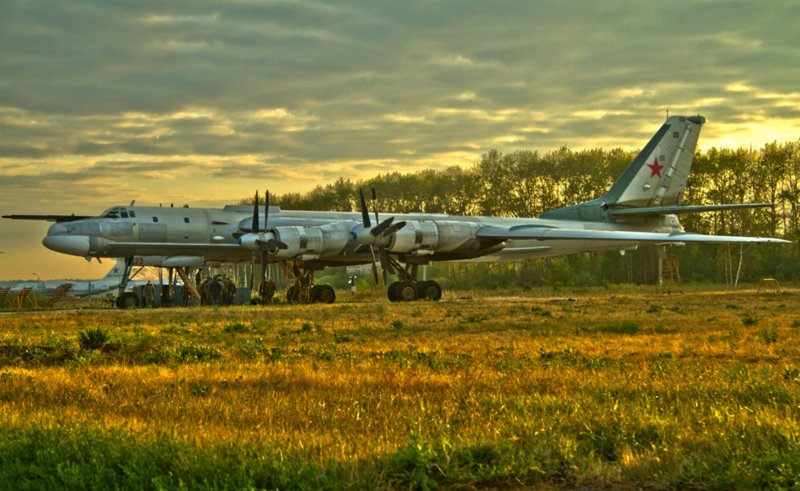Ту-95 бомбардировщик