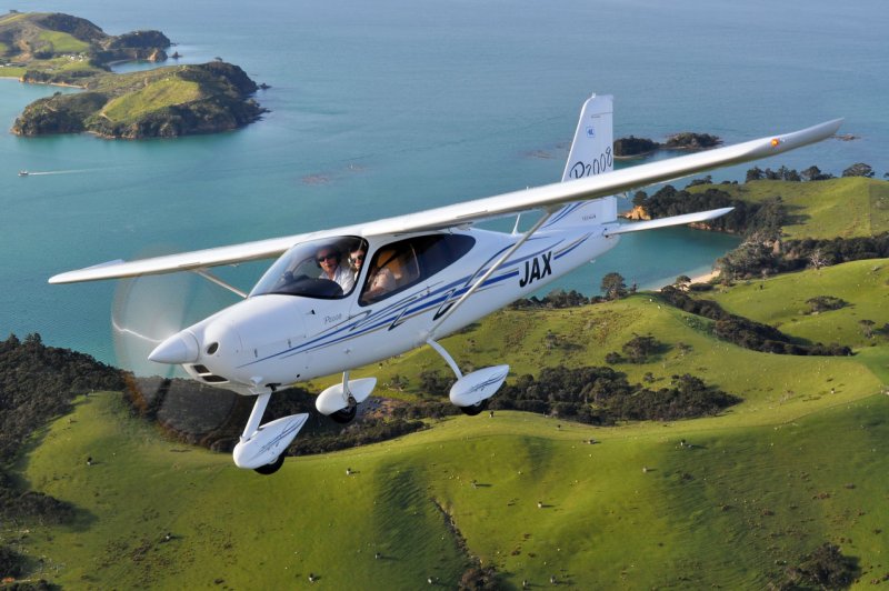 Самолет Tecnam 2008
