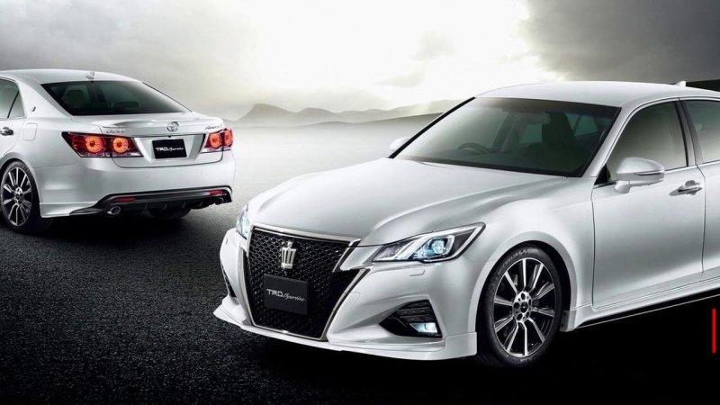 Toyota Crown 2018 TRD