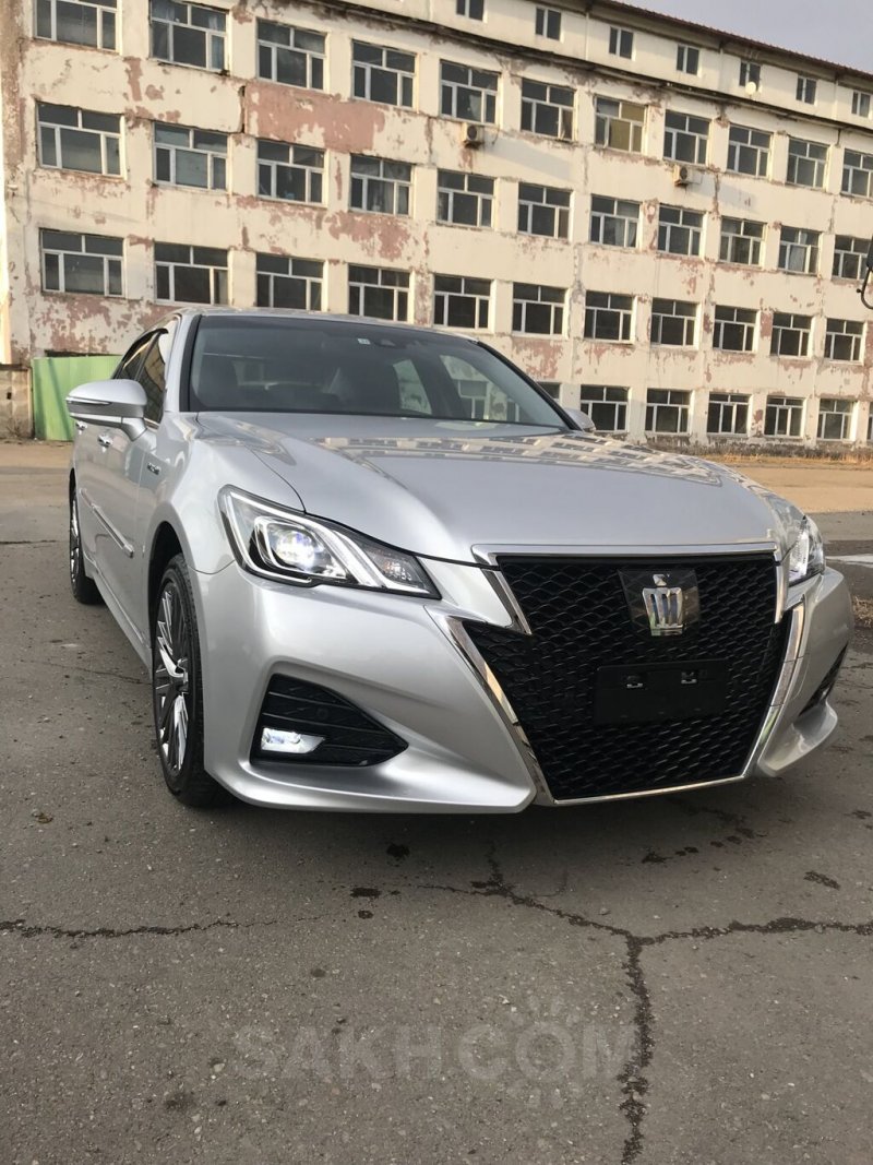 Toyota Crown athlete 2017