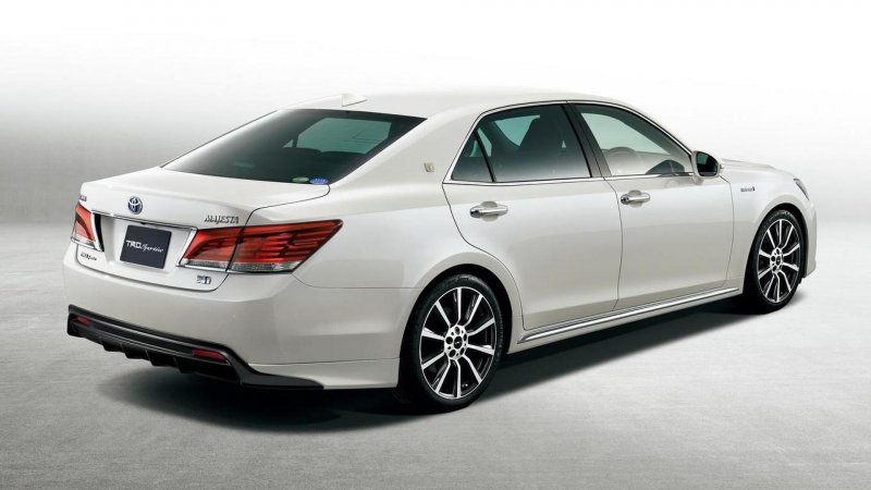 Toyota Crown Majesta 2016