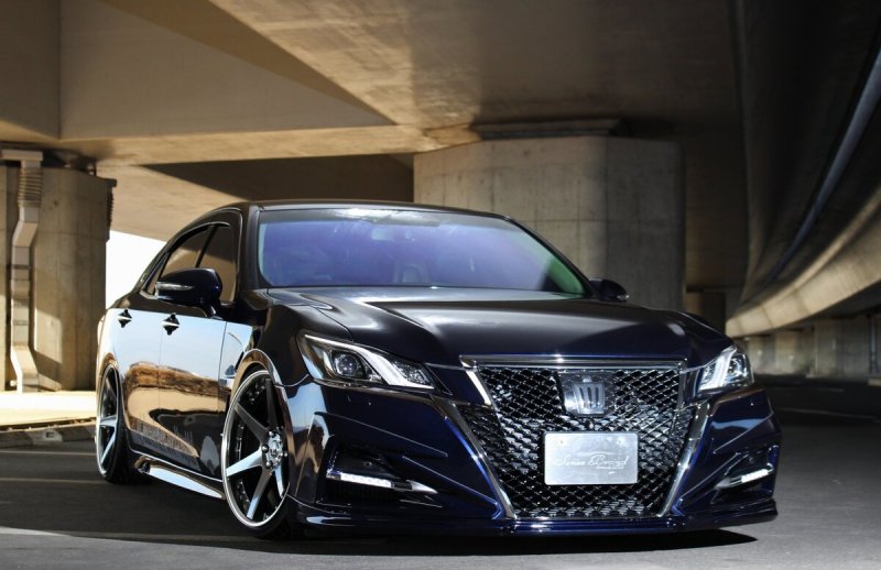 Toyota Crown athlete 2018
