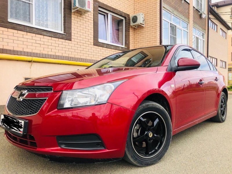 Chevrolet Cruze 2010 красный