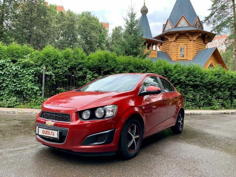 Самая дорогая Шевроле красная