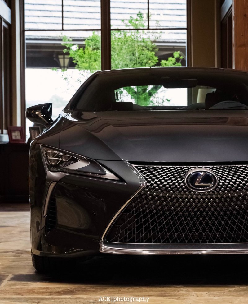Lexus LC 500 черный