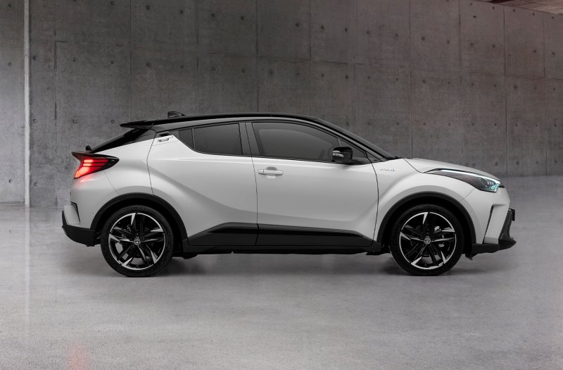 Новая Тойота 2019 c-HR