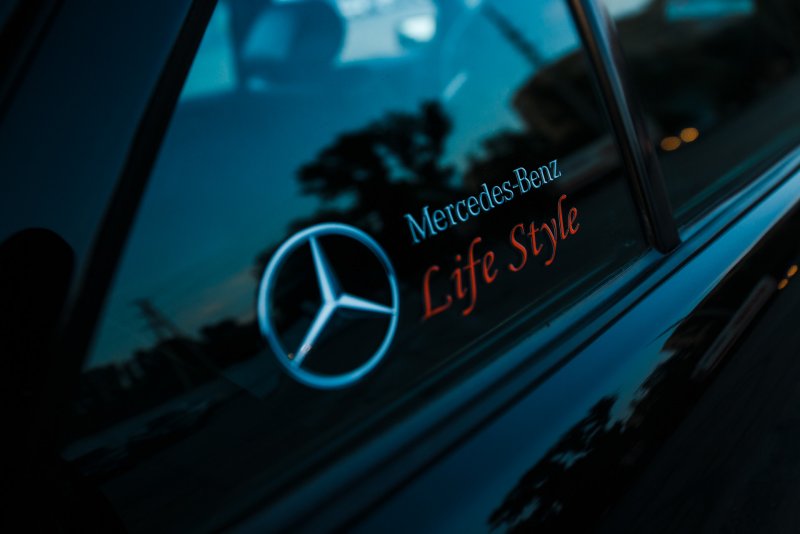 Наклейка Mercedes Benz