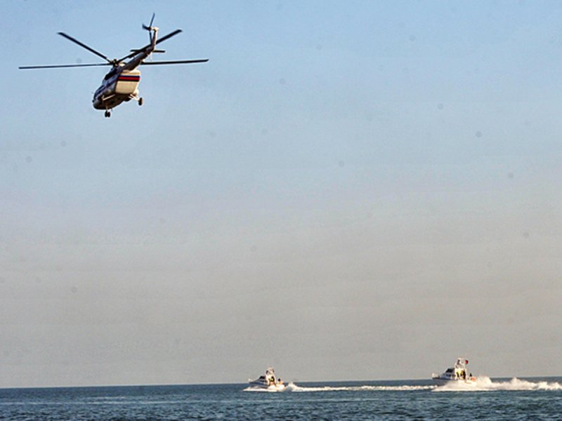 Вертолет в Каспийском море