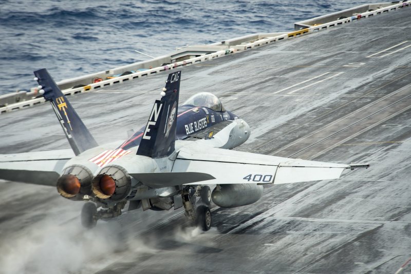 Самолет f/a-18c Hornet