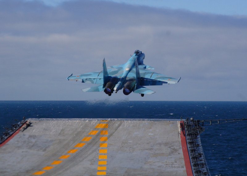 Су-33 взлёт