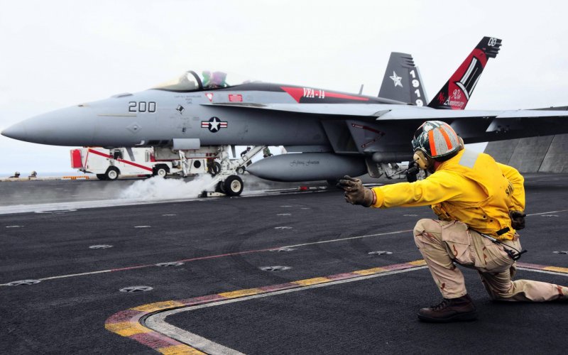 MCDONNELL Douglas f/a-18 Hornet на авианосце