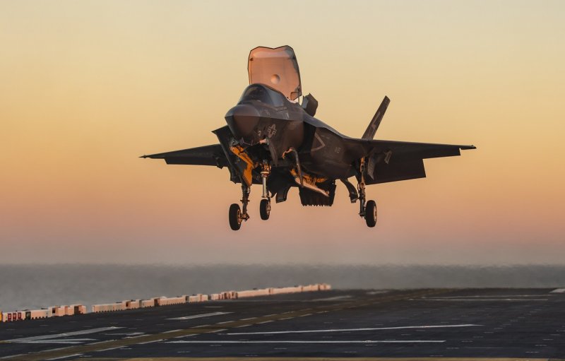 F35 вертикальный взлет