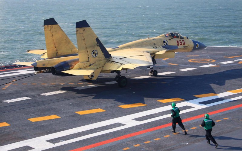 J-15 палубный истребитель