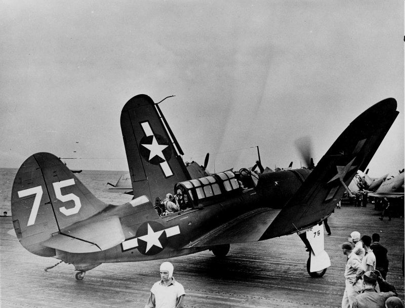 Пикирующий бомбардировщик Curtiss sb2c «Helldiver»