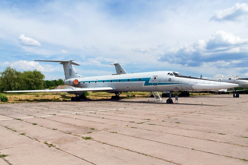 Ту 27 самолет