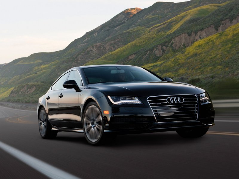 Черная Ауди rs7 Спортбэк