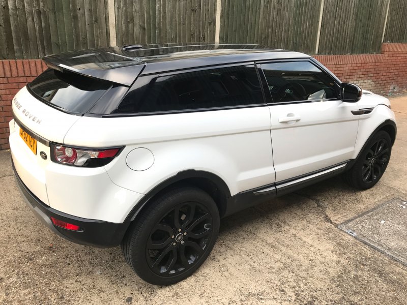 Range Rover Evoque 2014 с черной крышей