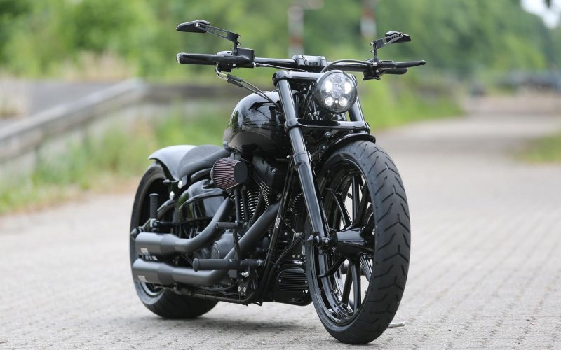 Чоппер Harley Davidson Breakout