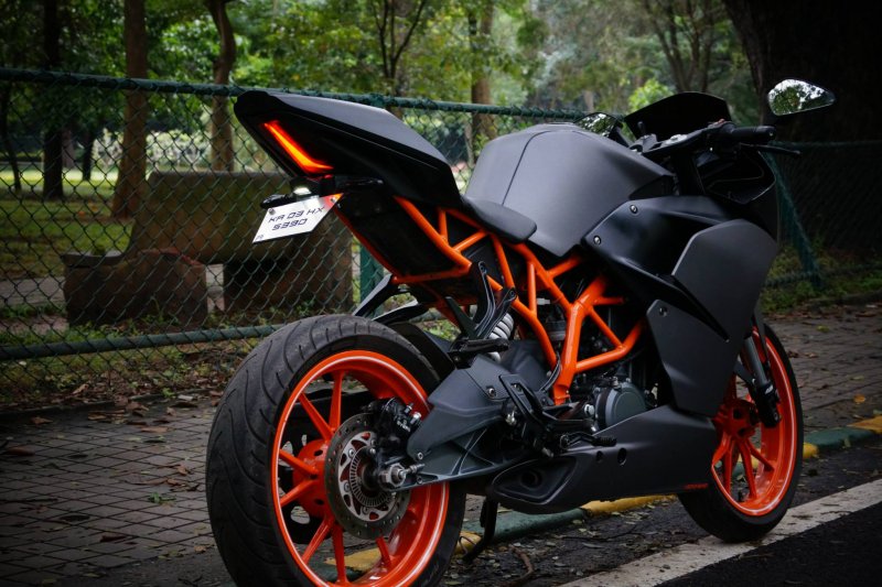 Черный KTM rc390