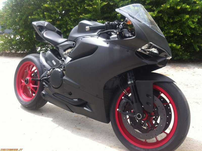 Дукати 1199 Panigale черный