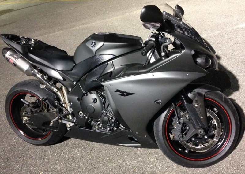 Yamaha r1 2014 серый